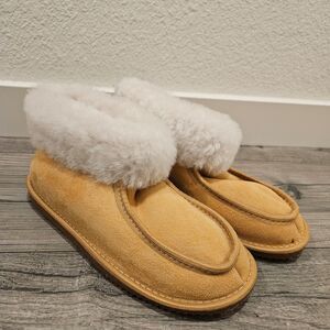 EAST PERRY Tan 100% Natural Sheepskin Slippers Woman Size 7 NWOT